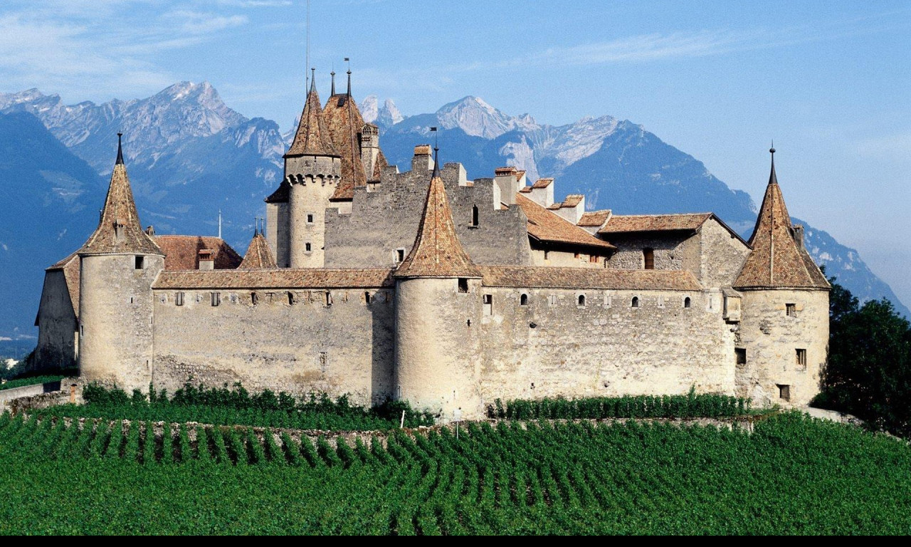 Tapeta hrad_aigle__svycarsko